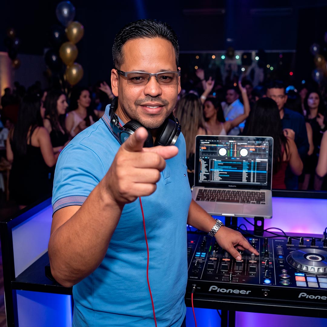 Dj Guillermo Valencia